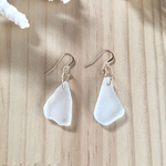 14kgf／シーグラスのピアス_white