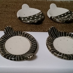 耳付き箸置き（豆まめ皿）2個セット　白みかげ弁柄縁取り