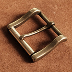 真鍮製 レザーベルト用バックル （ギャリソン）玉プラ塗装仕上げ ベルト幅40mm：ブラス ハーネスベルト カスタムパーツ 取り換え部品