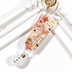 新品のシマエナガチューブ 春色かすみ草【キーホルダー】
