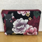 ポーチ　黒猫と牡丹