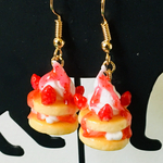 ミニチュア いちごパンケーキのピアス or ストラップ
