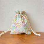 Blurry flower 小花柄の巾着袋