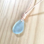 シーグラスの革紐ネックレス_light blue