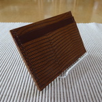 革のカードケース　茶系模様あり