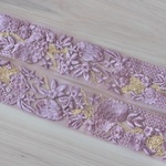 インド刺繍リボンᢂワントーンフラワー③あずき　インド刺繍/インドリボン/刺繍リボン/リボン/シルクリボン/トリム/ブレード/ジャガードリボン/チロリアンテープ/レース/チュール/チュールレース