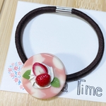 お値打ち品！いちごマーブルケーキのヘアゴム