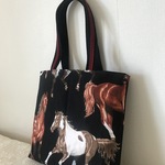 お馬さんの小さいバッグ