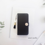 【iphoneXS/X/8/7/6S/SE2】 手帳型 ケース♥タッセル＆ビジューが選べる♥ シンプル レザー調 ブラック ストラップ付き