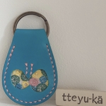 ミナペルホネンskyful × 本革　ちょうちょキーホルダー