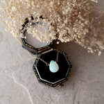 【K18】宝石質プレシャスオパールの一粒ネックレス(ペアシェイプ)*10月誕生石