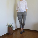 接触冷感加工・夏のスーパーストレッチニットのジョグパンツ・グレージュ