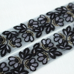 インド刺繍リボンᢂワントーン小花　ブラック　インド刺繍/インドリボン/刺繍リボン/リボン/シルクリボン/トリム/ブレード/ジャガードリボン/チロリアンテープ/レース/チュール/チュールレース