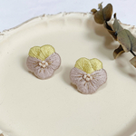 ビオラ刺繍ピアス○イエロー×ライトパープル