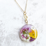 本物のお花を閉じ込めた世界にひとつだけのフラワーネックレス