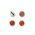 moa small stud ＜orange＞４粒スタッドピアス/イヤリング(アレルギー対応)