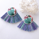 刺繍とふさふさフリンジ