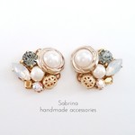 【再販3】ヴィンテージ調ボタンビジューイヤリング／ピアス