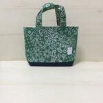 お出かけ　ミニトート　グリーン　バンダナ柄