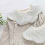 C&Sオリジナルアナベル刺繍生地がシンプルかわいい小さめ花びらスタイ(ミンティー）