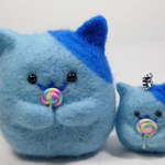 【aya様オーダー品】ブルーのねこさんの人形とストラップセット【羊毛フェルト】