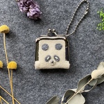 1匹パンダ　豆がま口の小さなアクセサリーケース