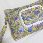 除菌対策に！ サイズを選べる ラミネート 花柄 携帯用ウエットティッシュケース / 持ち手ストラップ付 / 裏地付 / イエロー / 母の日