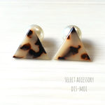 再販×1［dis-moi］パールキャッチ付きべっ甲三角ピアス＊べっ甲ピアス＊さんかくピアス＊べっこうアクセサリー