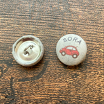 [赤い車柄] 15mm×10個*名前入りくるみボタン*入園入学*リネン風生地