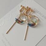 紫陽花カラーのオーロラビーズイヤリング／ピアス