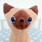 シャム猫のぬいぐるみ e
