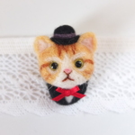羊毛フェルト☆タキシード猫ブローチ