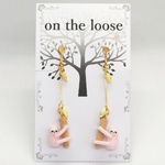 Pastel color sloth earrings B Shell Pink (パステルカラー ナマケモノ)