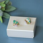 (受注制作) 有田焼 陶片 x 金継ぎ ピアス イヤリング (ミルキークンザイト、ペリドット)