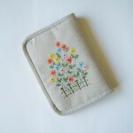 リトルガーデン　手刺繍　お薬手帳ケース　母子手帳ケース