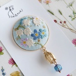 【5/9(日)21:00再販/受注製作】刺繍　ポニーフックorブローチㅤすずらんと忘れな草