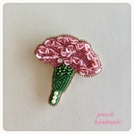ビーズ刺繍ブローチ Carnations(pink) ＊キュービックチャトン付き