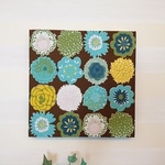 お花模様(ブラウン)のファブリックパネル  30cm