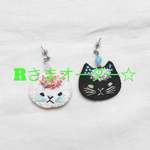 Ｒ様オーダー＊ねこのピアス　綿なし　両耳　白黒