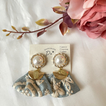 ホワイト♡インド刺繍リボンピアス