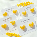 SALE⭐︎ ミモザの小さなハートピアス　イヤリング