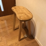 栗無垢材　そら豆デザインのスツール