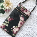 ハンドメイド　スマホポーチ　ファスナー付き　【黒猫と薔薇　ブラック】