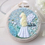 【白鳥の湖 オデット姫】手刺繍 枠飾り