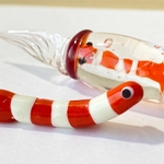 【一点もの特別販売】a_beeの気まぐれニシキアナゴのガラスペン&ニシキアナゴ・ミニペンレスト（化粧箱付き）