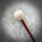 オフホワイト色の玉かんざし