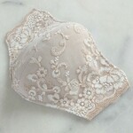 41.ほんのりベージュ上品刺繍レースのマスク