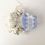 💓ブルーギンガムチェックと国産ダブルガーゼで作った立体マスク　幅広ホワイト刺繍レース&ホワイトリボン　ポケットなしタイプ