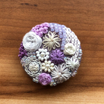 ビーズ刺繍くるみボタン（ヘアゴム/ブローチ）