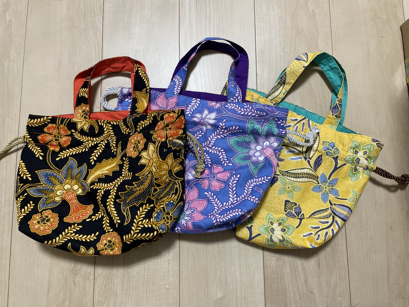 巾着バッグ】♢紫♢インドネシア伝統模様ろうけつ染めデザインコットン